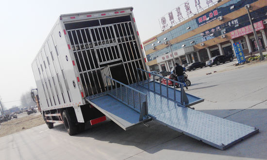天锦恒温型畜禽运输车