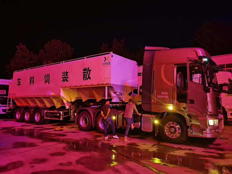 11米6半挂饲料车(30吨不超重)